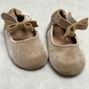 Velvet Bow Kids Shoes - Tan